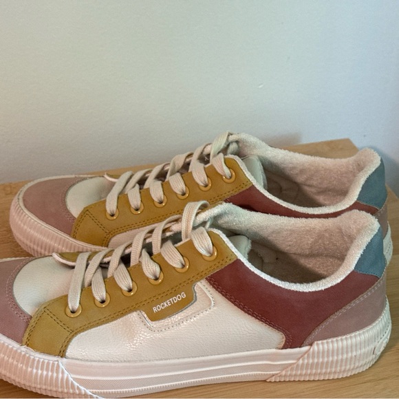 Women’s Rocket Dog Cheery Tan Color Block Sneaker Size 10 - Picture 9 of 9